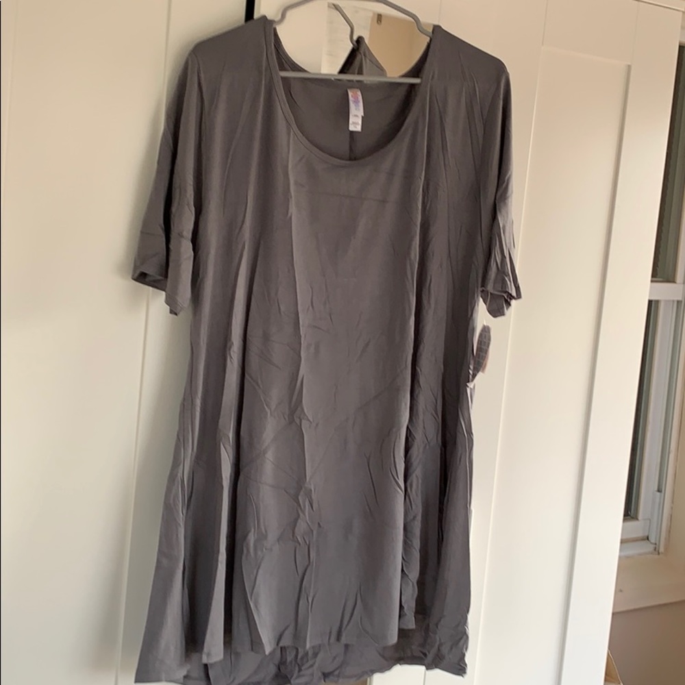 LulaRoe 2XL Perfect T